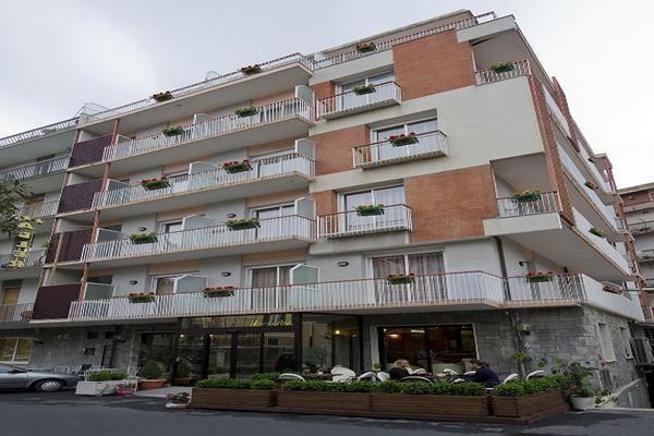 Hotel Adler Alassio Exterior photo