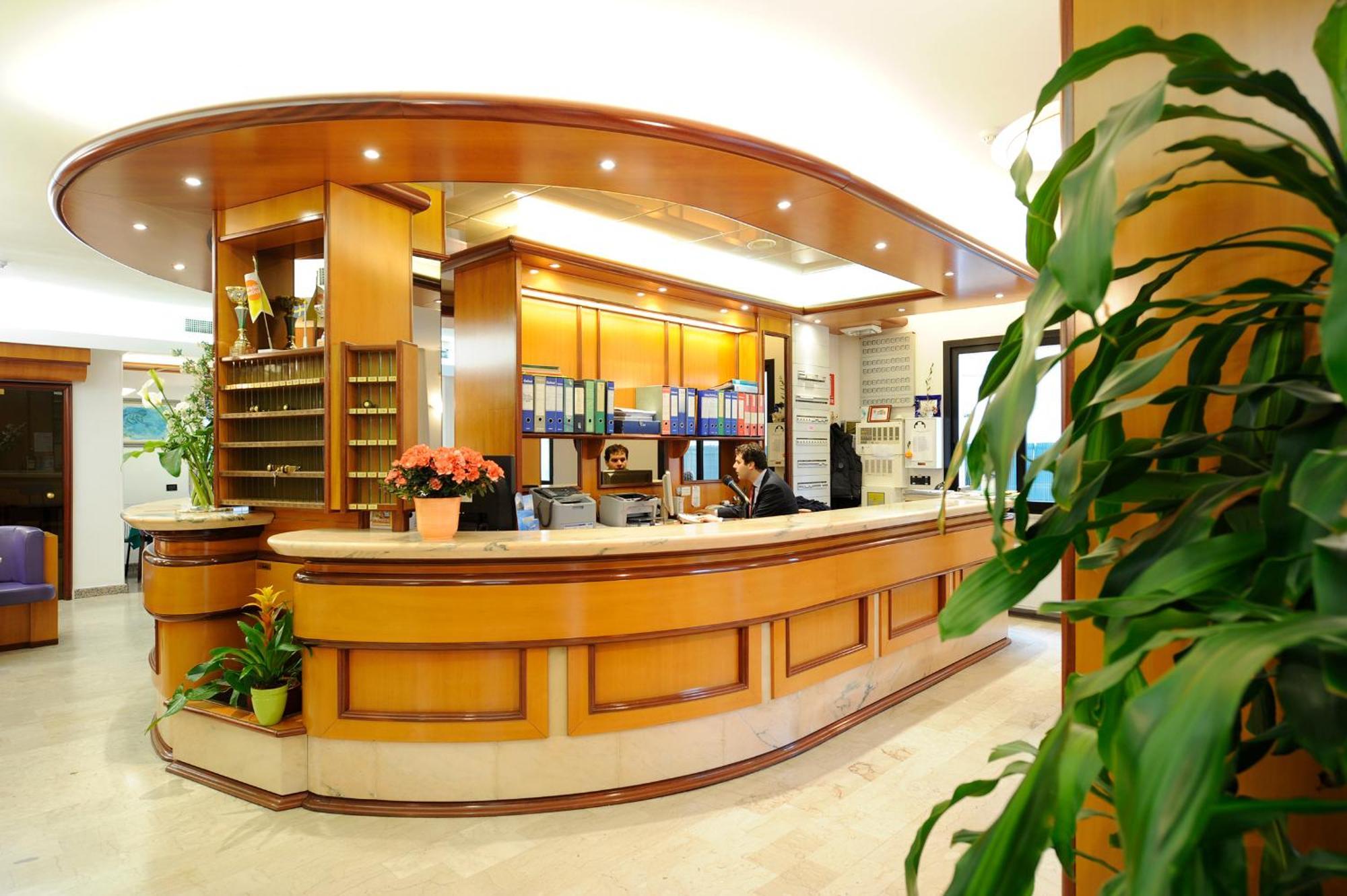 Hotel Adler Alassio Exterior photo